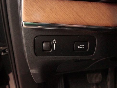 Used 2022 Volvo XC90 T6 Momentum w/ Advanced Package image 29