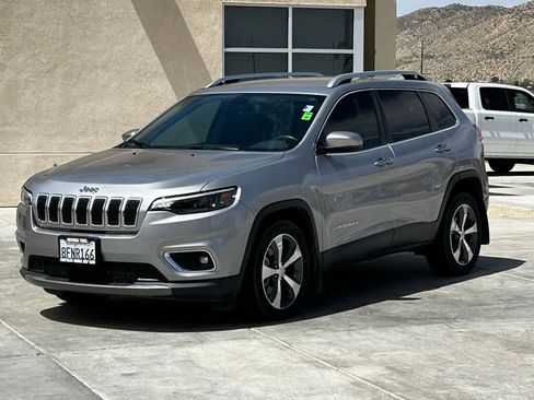 Used 2019 Jeep Cherokee Limited image 3