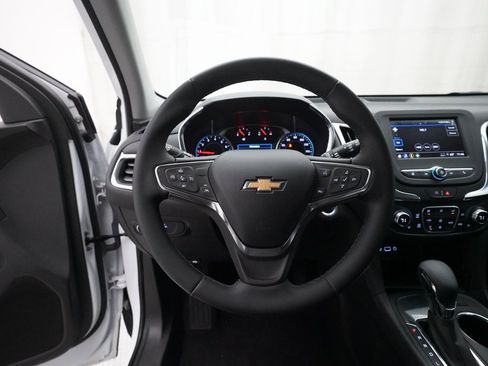 Used 2024 Chevrolet Equinox LT image 4