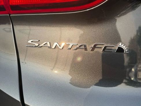 Used 2020 Hyundai Santa Fe SE image 30