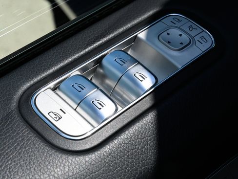 Used 2025 Mercedes-Benz G 550 image 21
