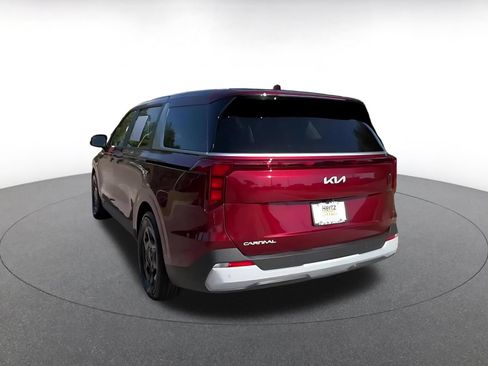 Used 2026 Kia Carnival FWD image 10