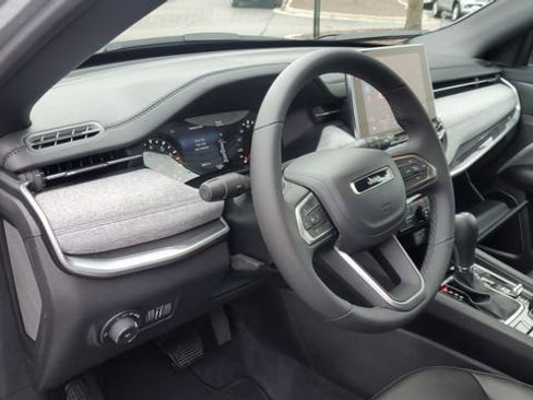 Certified 2024 Jeep Compass Latitude image 6