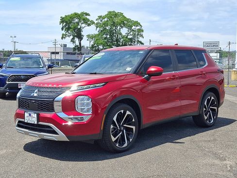 Used 2022 Mitsubishi Outlander SE AWD/4WD image 3