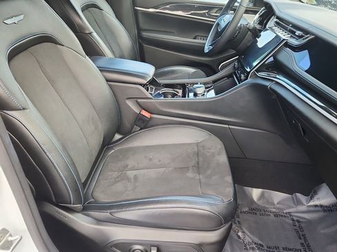 Used 2022 Jeep Grand Cherokee Trailhawk image 15