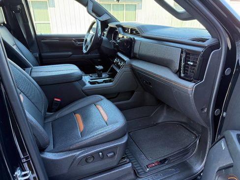 Used 2024 GMC Sierra 1500 AT4 w/ Technology Package image 21