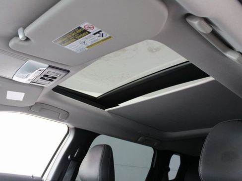 Used 2024 Mitsubishi Outlander SE Black Edition image 20