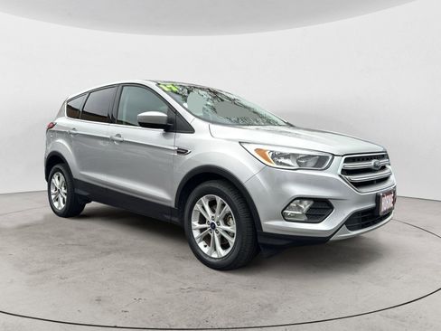 Used 2017 Ford Escape SE image 1
