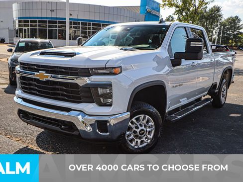 Used 2024 Chevrolet Silverado 2500 LT image 3