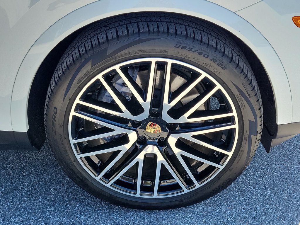 Certified 2026 Porsche Cayenne Coupe AWD/4WD image 13