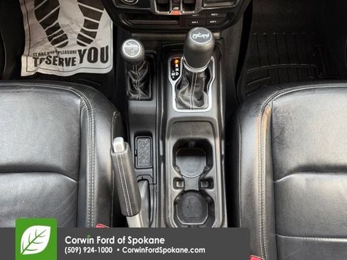 Used 2019 Jeep Wrangler Unlimited Sahara AWD/4WD image 30