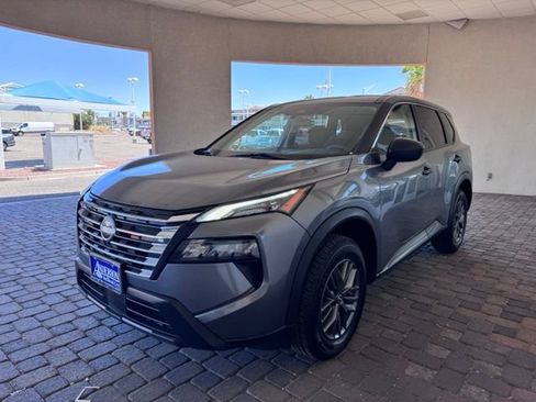 Used 2024 Nissan Rogue S FWD image 1