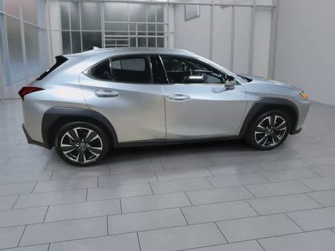 Used 2023 Lexus UX 250h AWD image 9