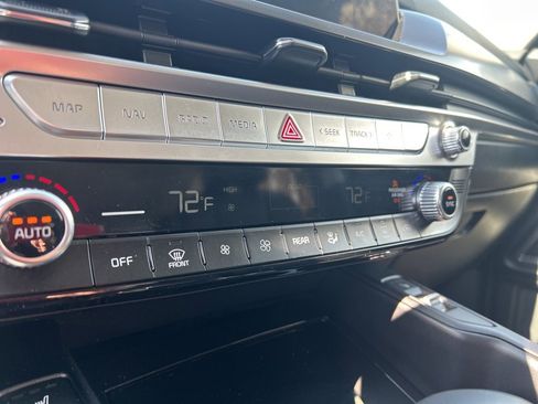 Used 2025 Kia Telluride S image 17