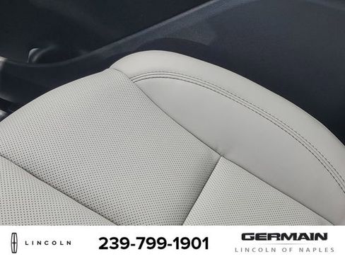 New 2025 Lincoln Aviator AWD w/ Equipment Group 101A image 28