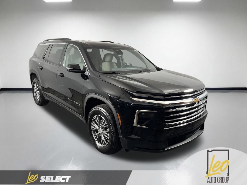 Used 2026 Chevrolet Traverse LT w/ Driver Confidence Package FWD image 4