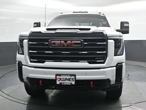 Used 2025 GMC Sierra 3500 AT4 AWD/4WD image 8