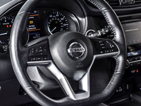 Used 2018 Nissan Rogue SL w/ Premium Package AWD/4WD image 18