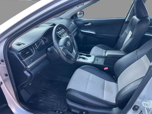 Used 2012 Toyota Camry SE FWD image 10