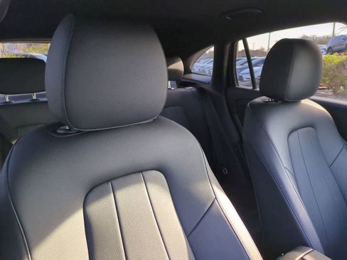 Used 2025 Mercedes-Benz GLA 250 image 7