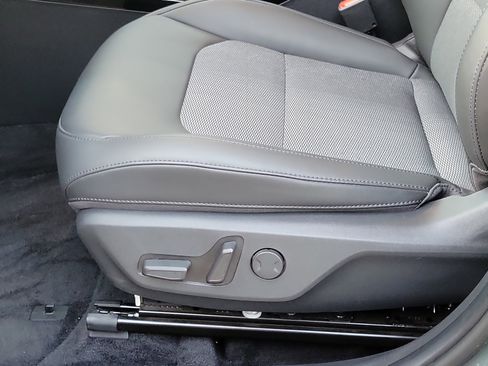 Used 2025 Kia Niro Wind image 18