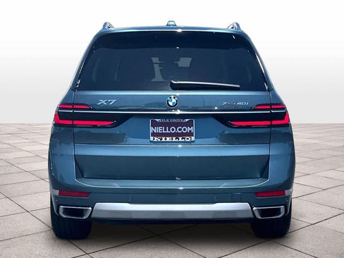 Used 2025 BMW X7 xDrive40i w/ Premium Package AWD/4WD image 8