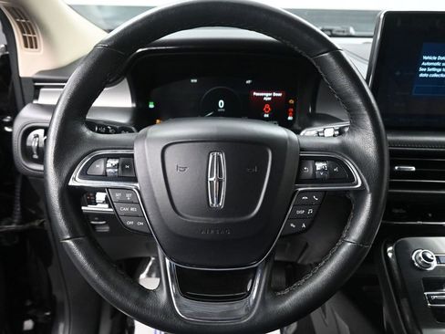 Used 2023 Lincoln Nautilus FWD image 34