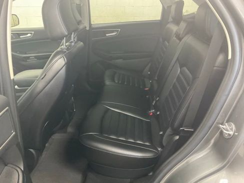 Used 2023 Ford Edge SEL image 13
