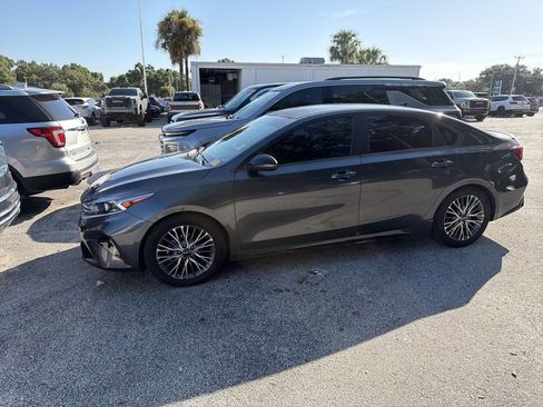 Used 2022 Kia Forte GT-Line w/ GT-Line Premium Package FWD image 4