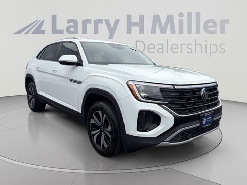 Certified 2024 Volkswagen Atlas Cross Sport SE AWD/4WD image 7
