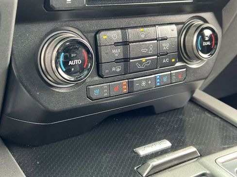 Used 2017 Ford F150 Raptor w/ Equipment Group 802A Luxury image 34