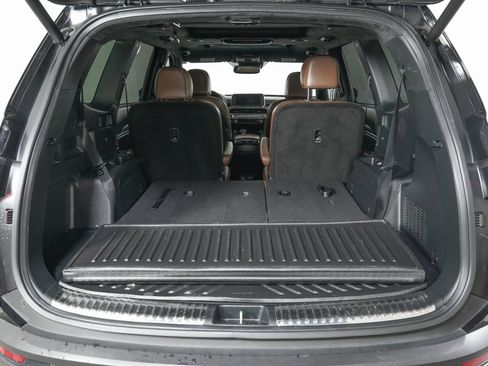 Used 2022 Kia Telluride SX w/ SX Prestige Package image 13