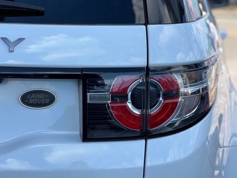 Used 2019 Land Rover Discovery Sport SE AWD/4WD image 12