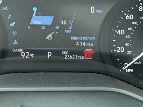 Used 2025 Toyota Sienna XLE FWD image 31