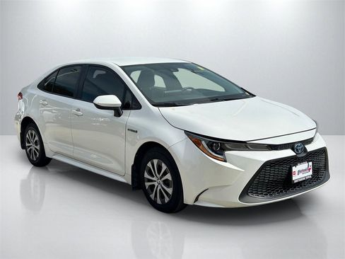 Used 2021 Toyota Corolla LE image 3