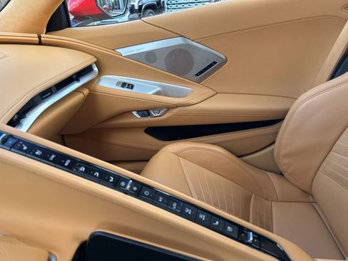 Used 2021 Chevrolet Corvette Stingray w/ Z51 Performance Package image 29