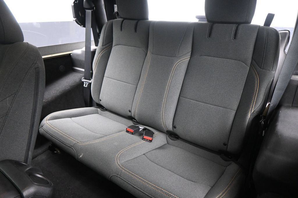 Used 2025 Jeep Wrangler Sport AWD/4WD image 15