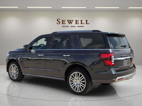 Used 2023 Ford Expedition Limited AWD/4WD image 3