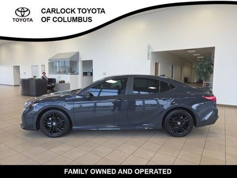 Used 2025 Toyota Camry SE w/ Convenience Package FWD image 2