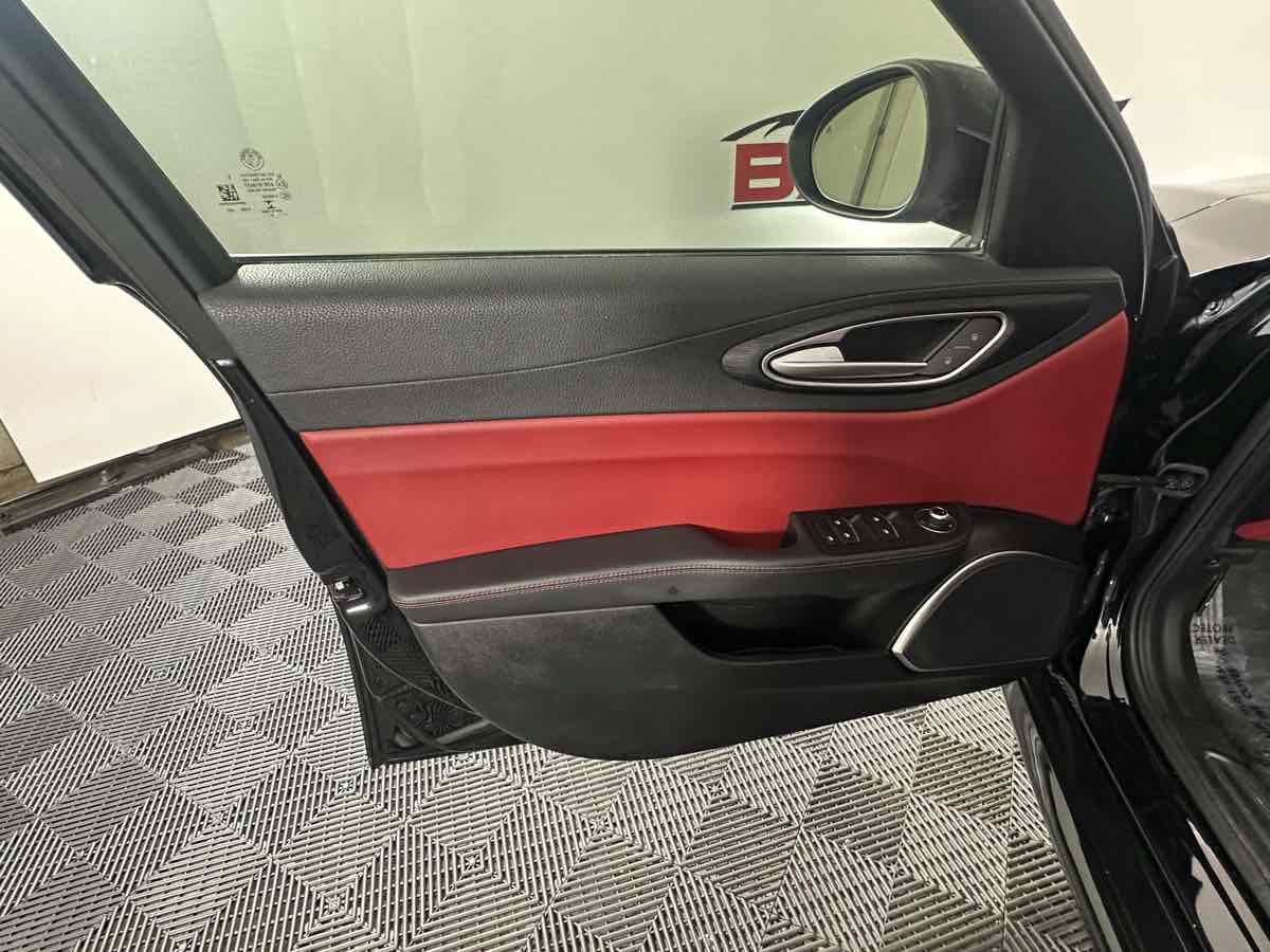 Used 2021 Alfa Romeo Giulia Sprint w/ Active Assist 1 Package RWD image 16