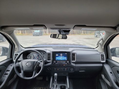 Used 2023 Nissan Frontier SV image 26