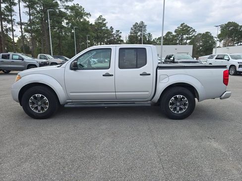 Used 2015 Nissan Frontier Desert Runner image 2