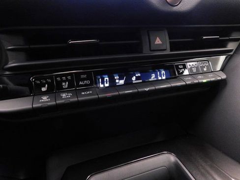 Used 2025 Toyota Crown Platinum image 43