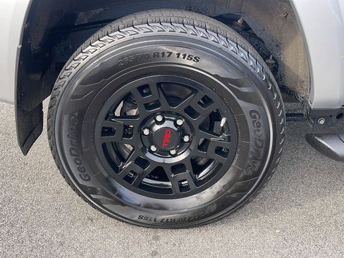 Used 2021 Toyota 4Runner Venture w/ Moonroof Package AWD/4WD image 11