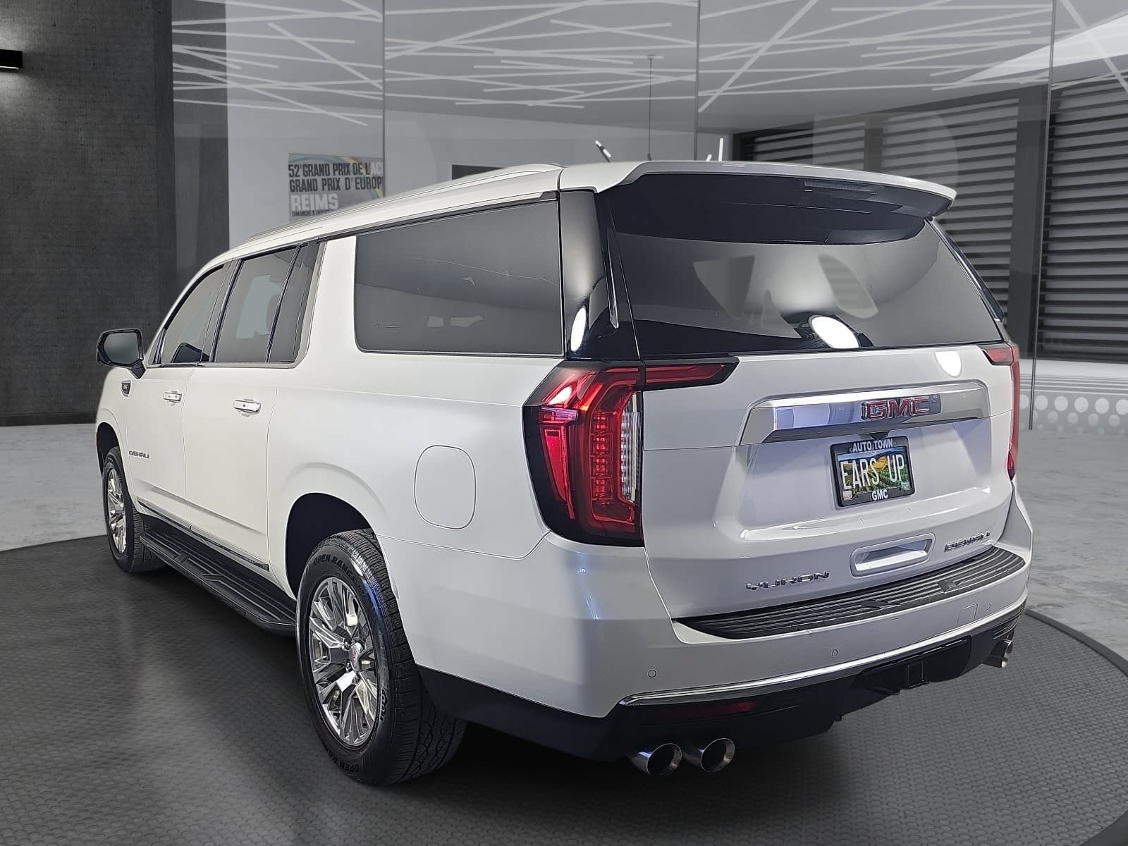 Used 2022 GMC Yukon XL Denali w/ Max Trailering Package AWD/4WD image 7