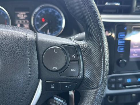 Used 2018 Toyota Corolla LE FWD image 18