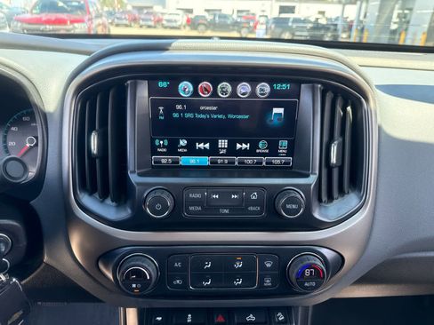 Used 2018 Chevrolet Colorado Z71 AWD/4WD image 17