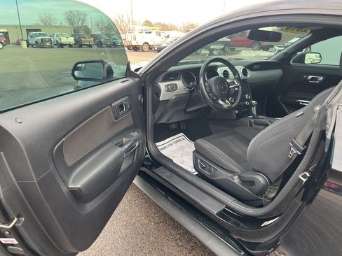 Used 2019 Ford Mustang GT image 10