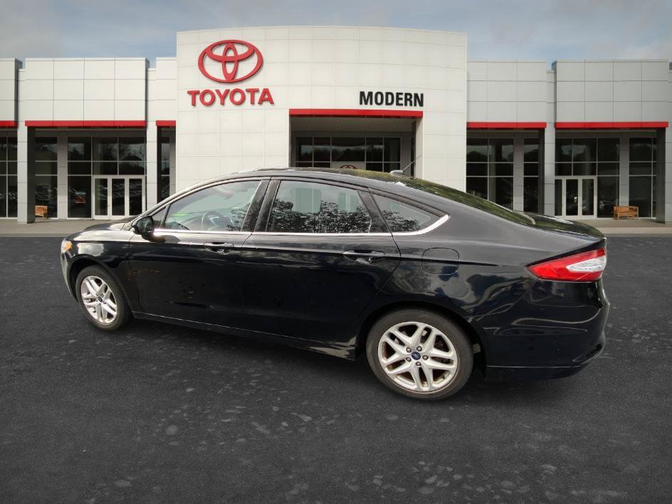 Used 2016 Ford Fusion SE FWD image 13