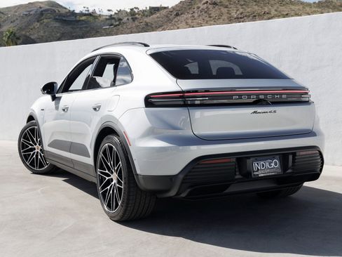 New 2026 Porsche Macan 4S Electric image 3